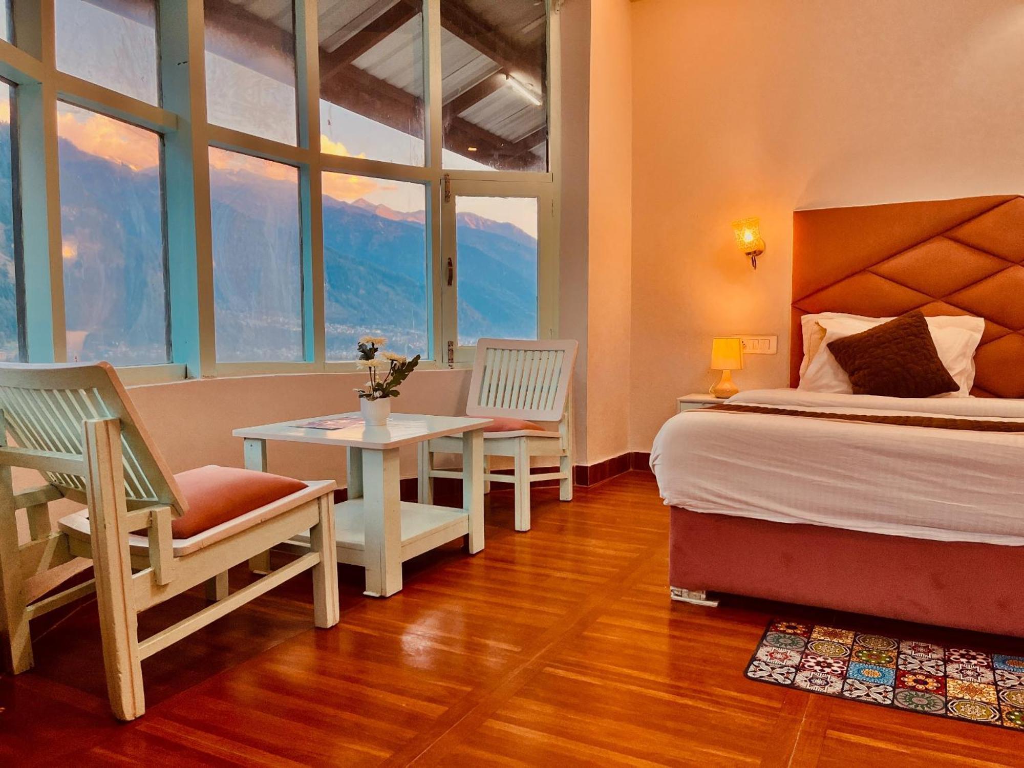 Hadimba Hill View By Hadimba Palace, Manali - Premium Room ! Family Hotel ! Parking ! Near Hadimba Temple Eksteriør billede