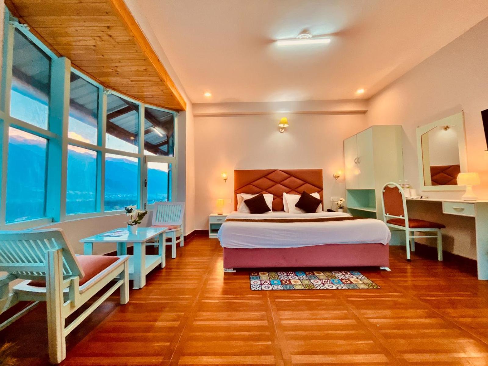 Hadimba Hill View By Hadimba Palace, Manali - Premium Room ! Family Hotel ! Parking ! Near Hadimba Temple Eksteriør billede