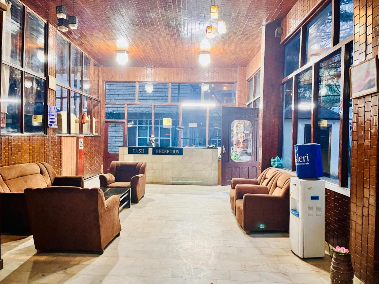 Hadimba Hill View By Hadimba Palace, Manali - Premium Room ! Family Hotel ! Parking ! Near Hadimba Temple Eksteriør billede