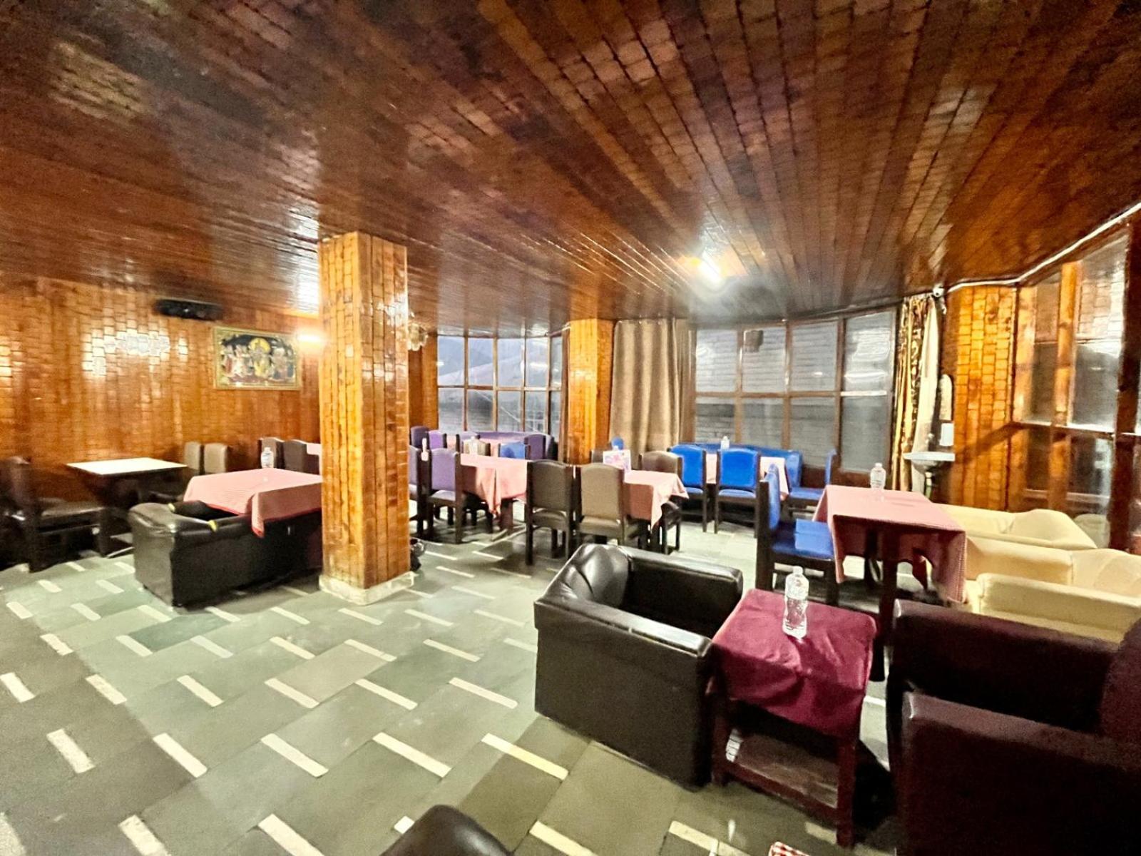 Hadimba Hill View By Hadimba Palace, Manali - Premium Room ! Family Hotel ! Parking ! Near Hadimba Temple Eksteriør billede