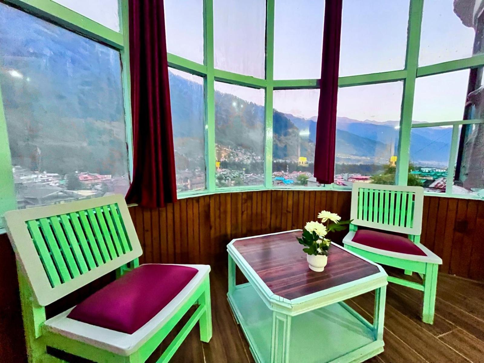 Hadimba Hill View By Hadimba Palace, Manali - Premium Room ! Family Hotel ! Parking ! Near Hadimba Temple Eksteriør billede