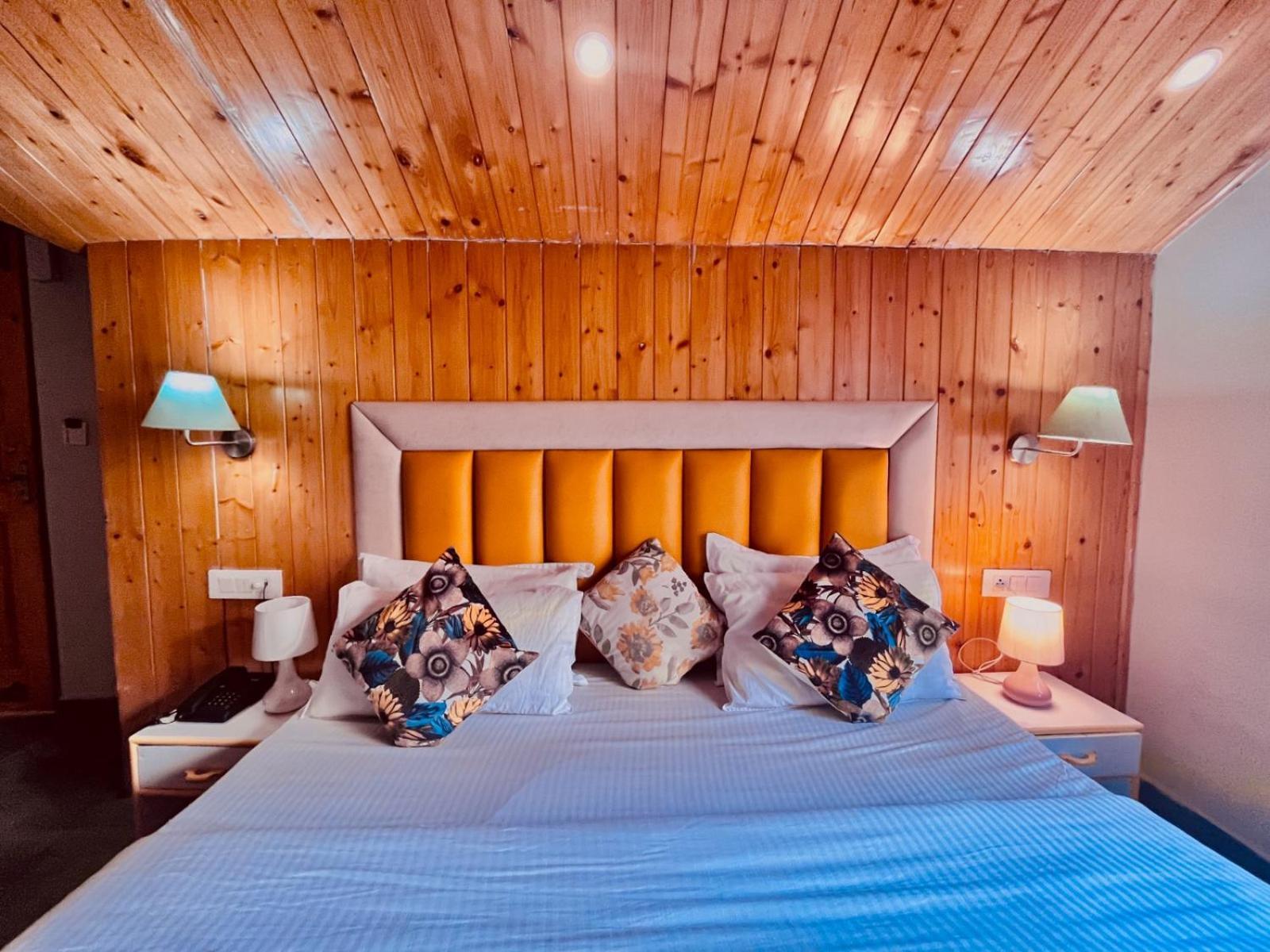 Hadimba Hill View By Hadimba Palace, Manali - Premium Room ! Family Hotel ! Parking ! Near Hadimba Temple Eksteriør billede