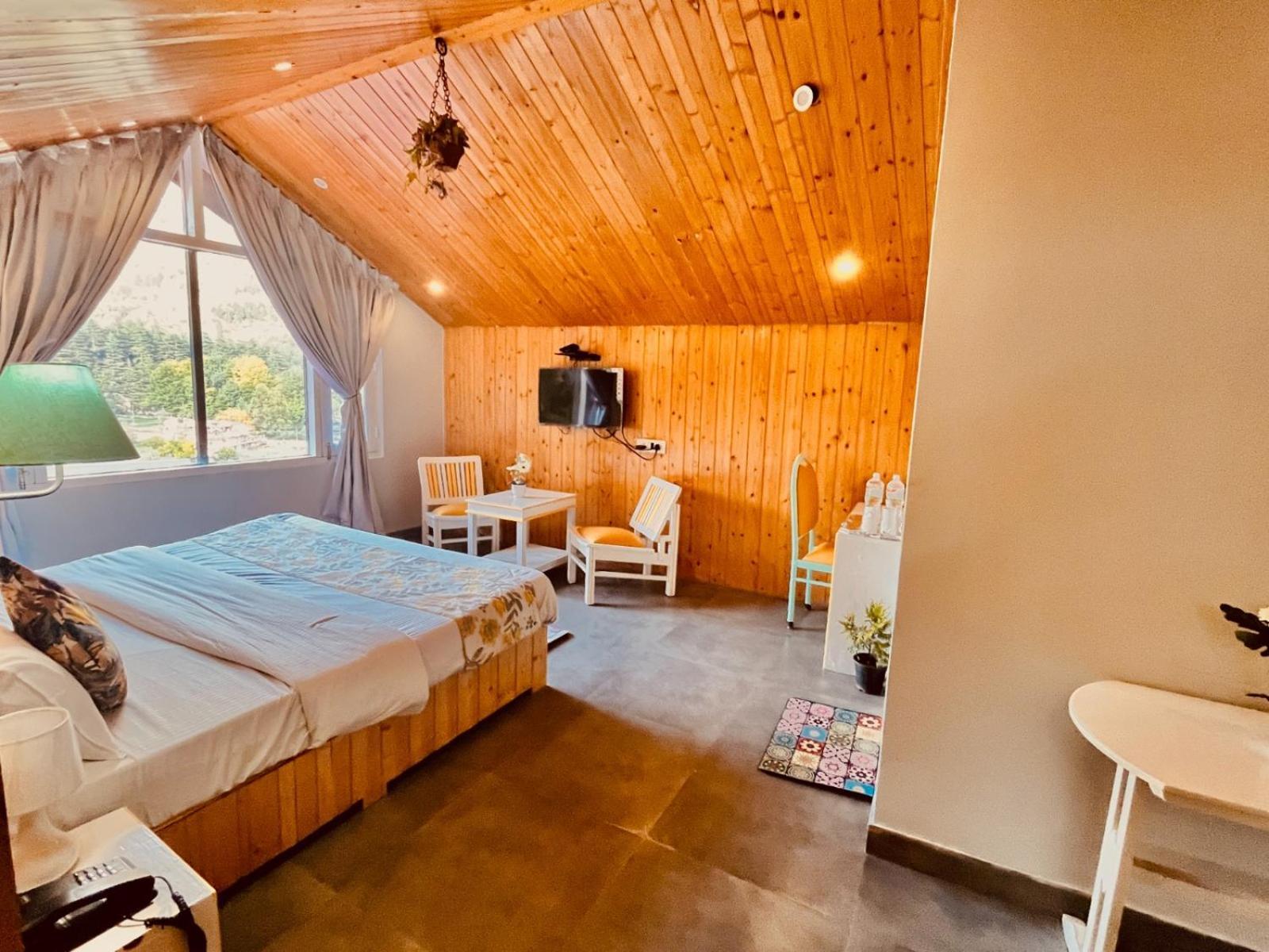 Hadimba Hill View By Hadimba Palace, Manali - Premium Room ! Family Hotel ! Parking ! Near Hadimba Temple Eksteriør billede