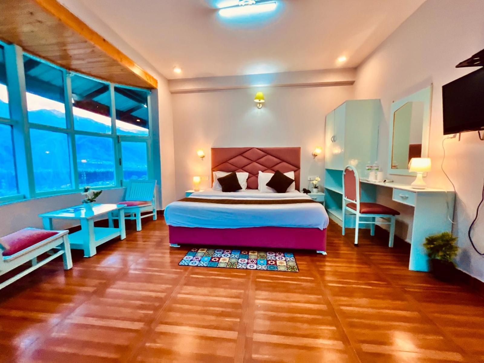 Hadimba Hill View By Hadimba Palace, Manali - Premium Room ! Family Hotel ! Parking ! Near Hadimba Temple Eksteriør billede