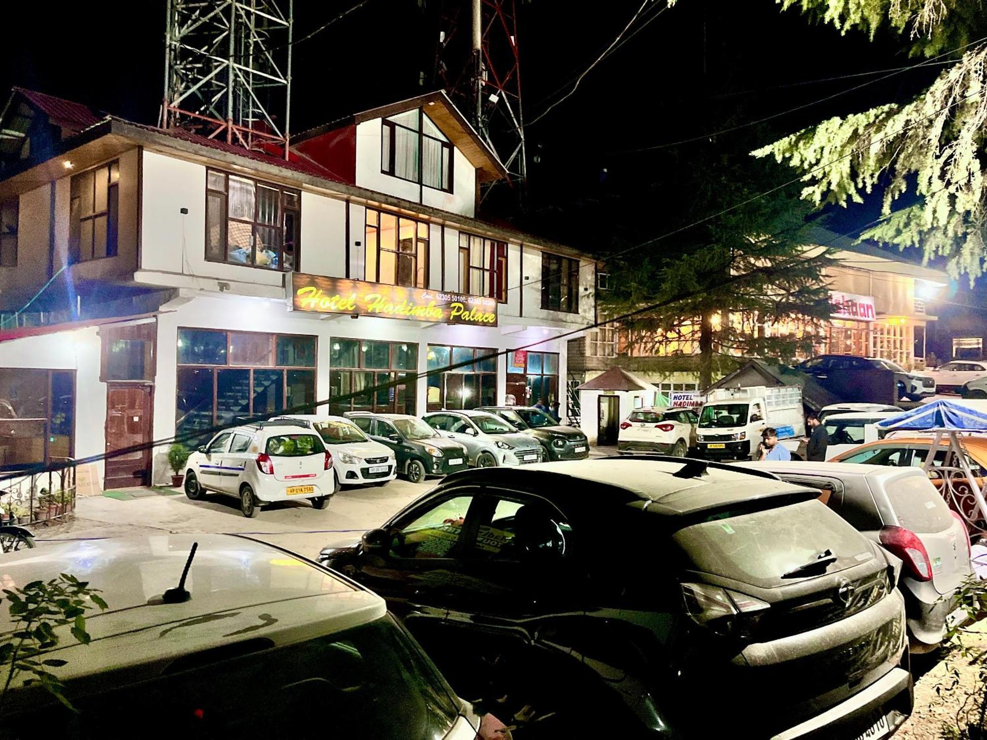 Hadimba Hill View By Hadimba Palace, Manali - Premium Room ! Family Hotel ! Parking ! Near Hadimba Temple Eksteriør billede