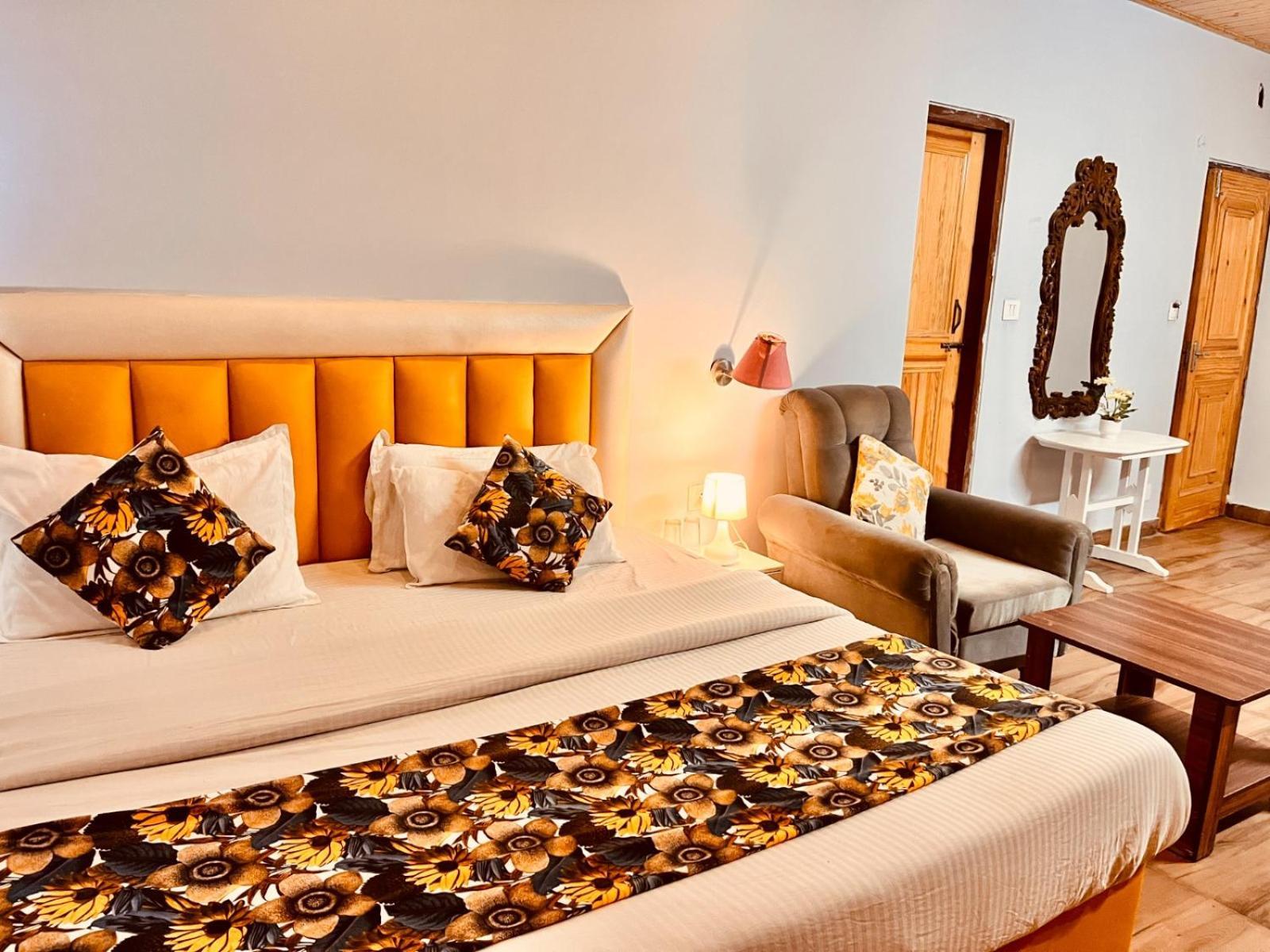 Hadimba Hill View By Hadimba Palace, Manali - Premium Room ! Family Hotel ! Parking ! Near Hadimba Temple Eksteriør billede