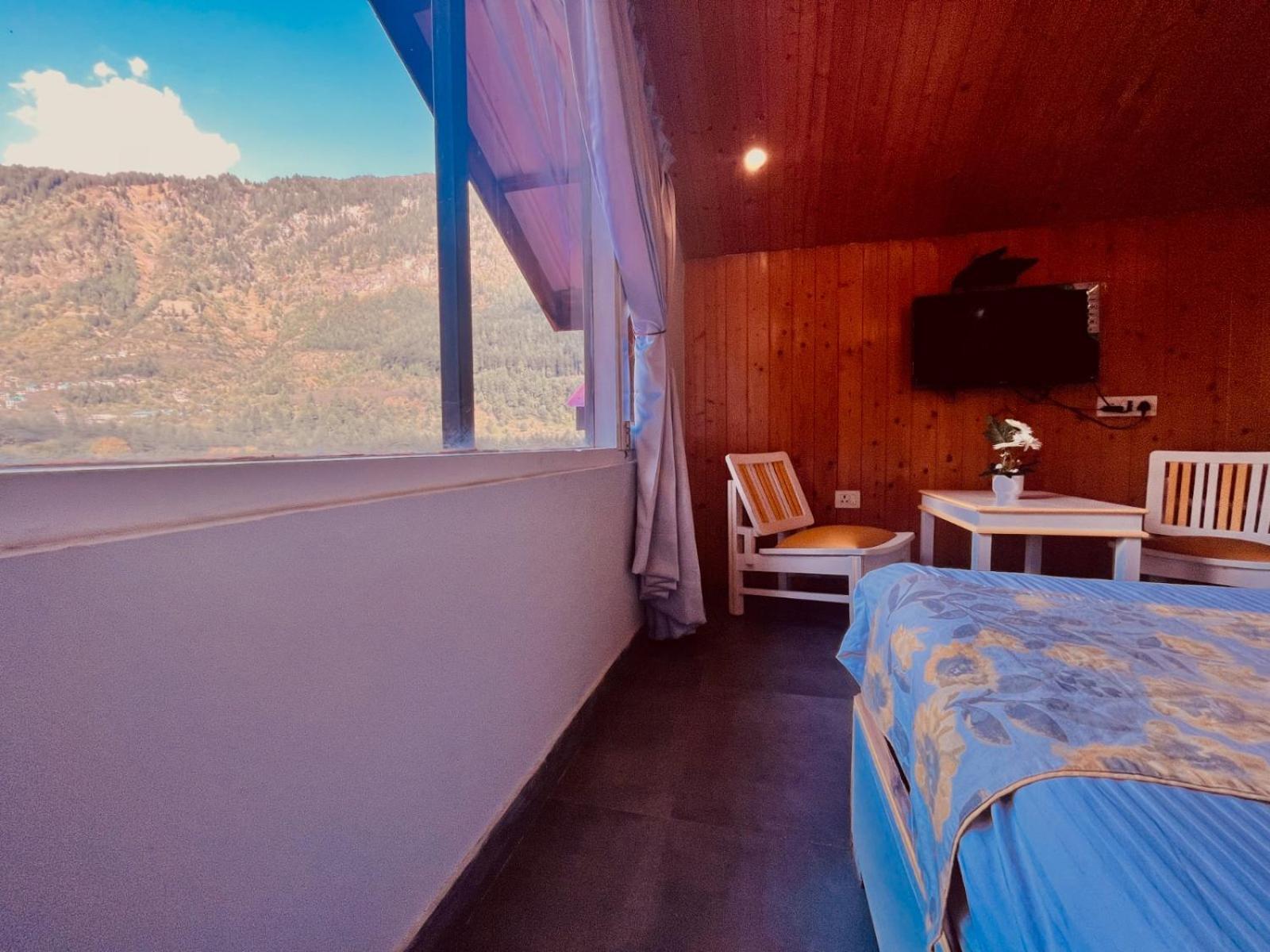 Hadimba Hill View By Hadimba Palace, Manali - Premium Room ! Family Hotel ! Parking ! Near Hadimba Temple Eksteriør billede