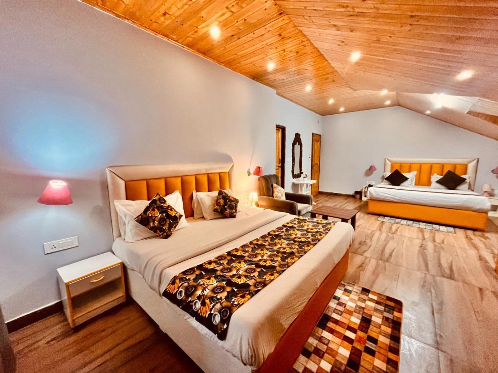 Hadimba Hill View By Hadimba Palace, Manali - Premium Room ! Family Hotel ! Parking ! Near Hadimba Temple Eksteriør billede
