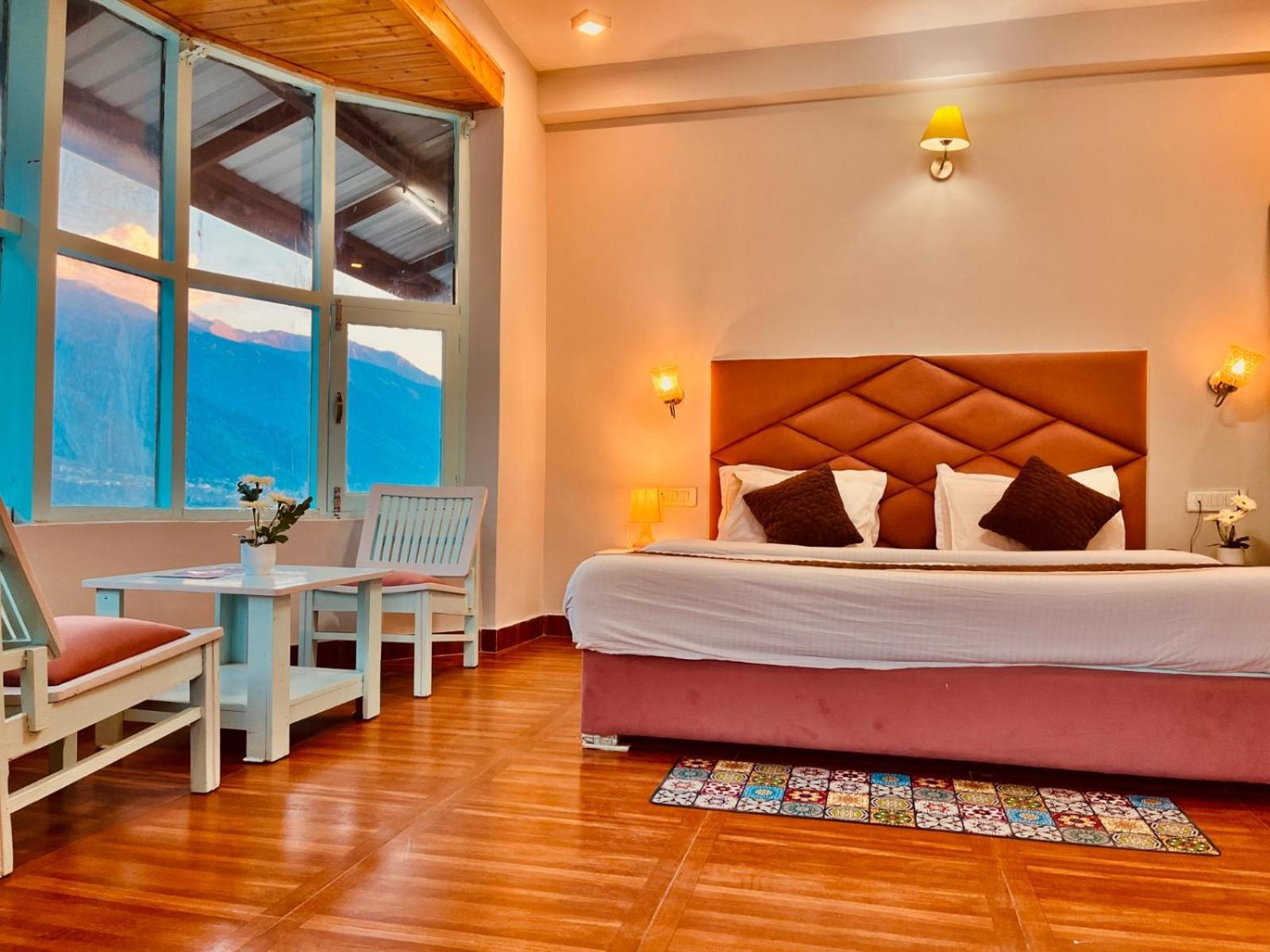 Hadimba Hill View By Hadimba Palace, Manali - Premium Room ! Family Hotel ! Parking ! Near Hadimba Temple Eksteriør billede