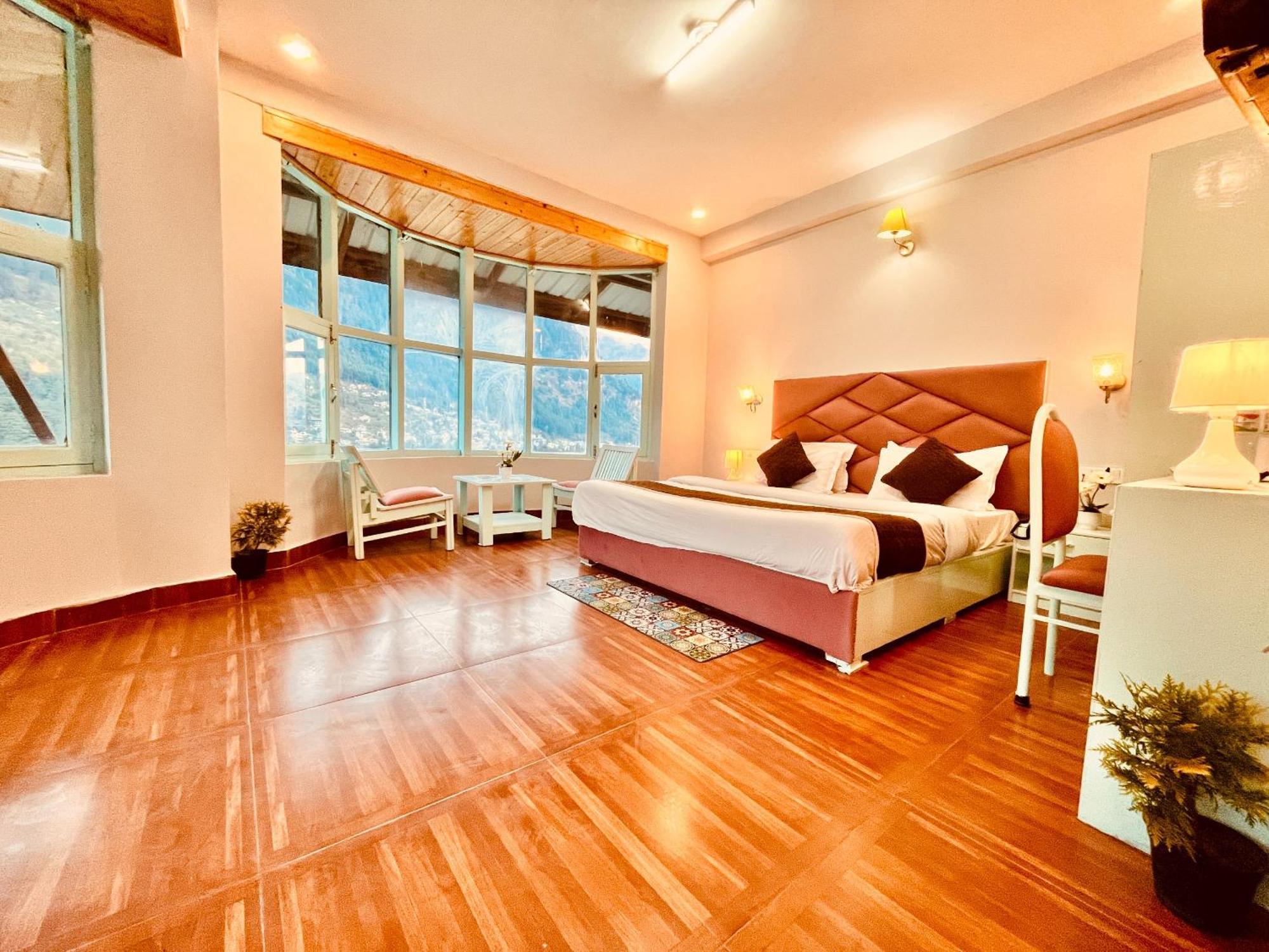 Hadimba Hill View By Hadimba Palace, Manali - Premium Room ! Family Hotel ! Parking ! Near Hadimba Temple Eksteriør billede