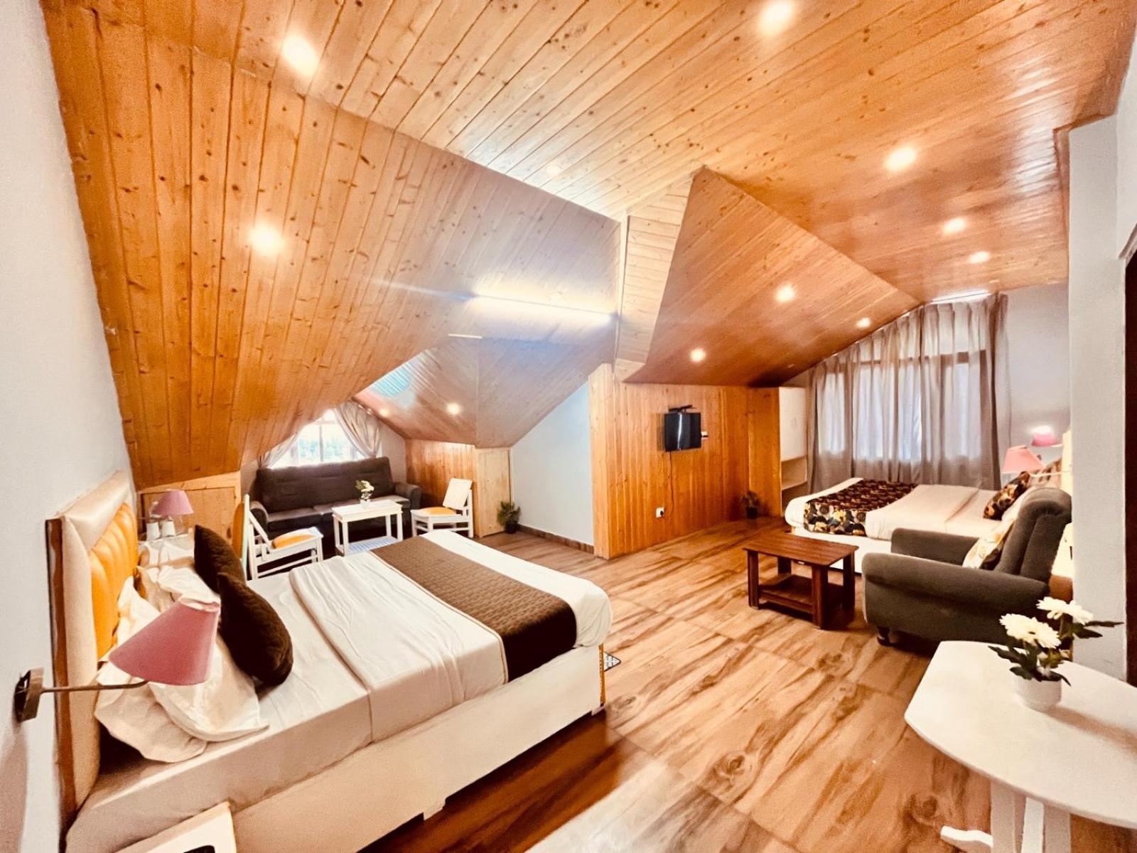 Hadimba Hill View By Hadimba Palace, Manali - Premium Room ! Family Hotel ! Parking ! Near Hadimba Temple Eksteriør billede