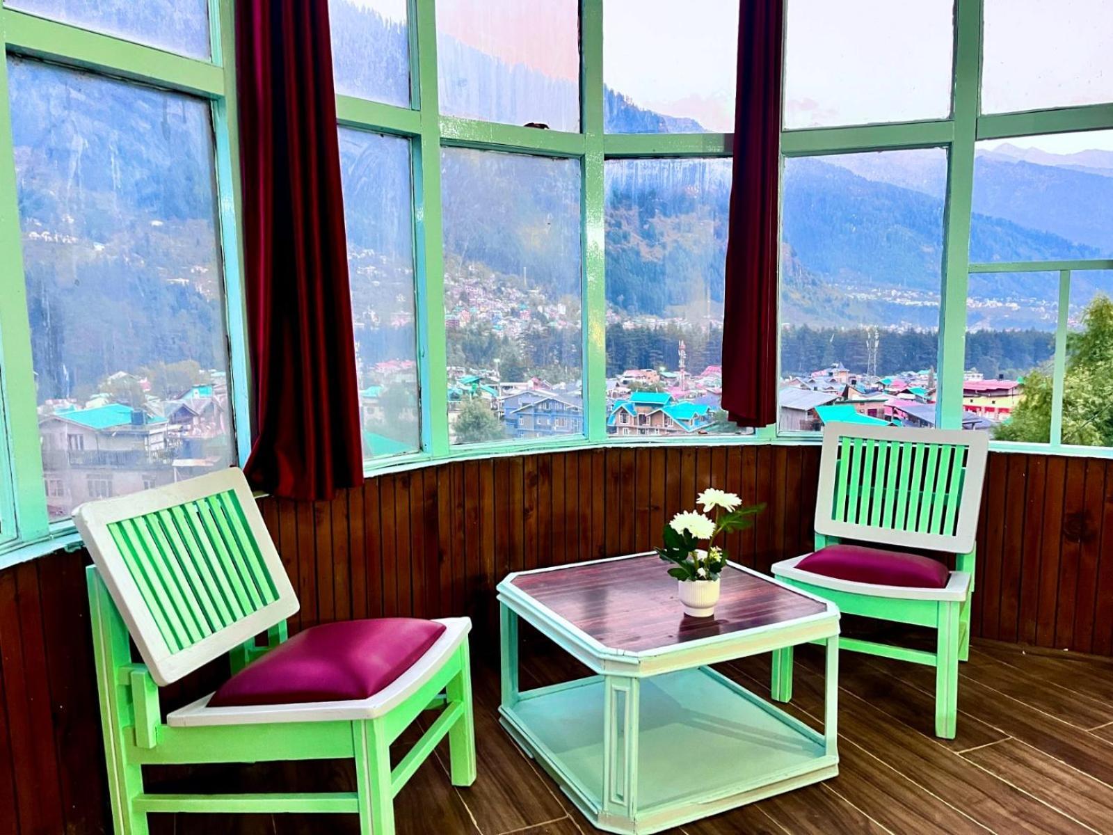 Hadimba Hill View By Hadimba Palace, Manali - Premium Room ! Family Hotel ! Parking ! Near Hadimba Temple Eksteriør billede